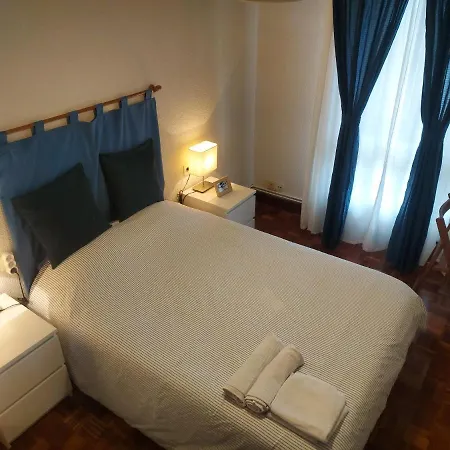 Habitación en casa particular Se Alquilan 3 Privadas Bilbao